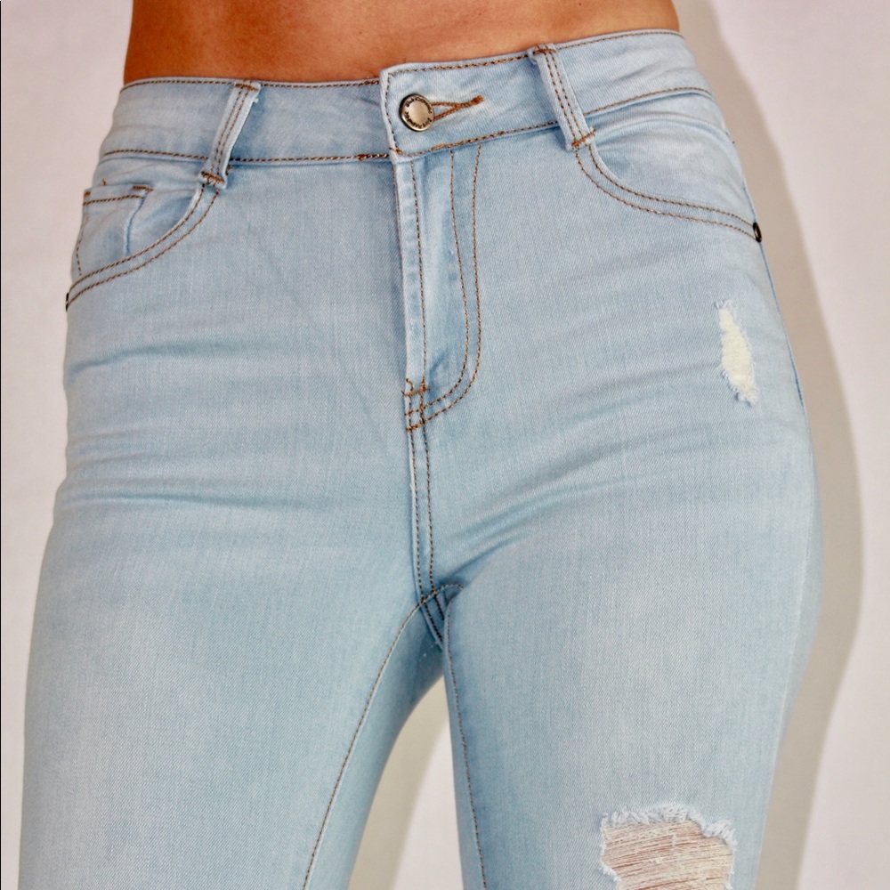 Sky Blue Super High Rise Light Distressed Tushy - Picture 2 of 8